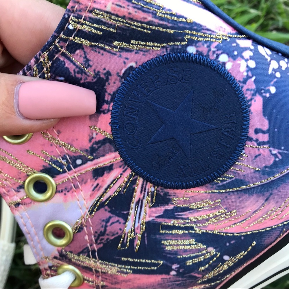 NWOB CONVERSE ALL-STAR CHUCK TAYLOR WOMENS SIZES - Picture 2 of 7